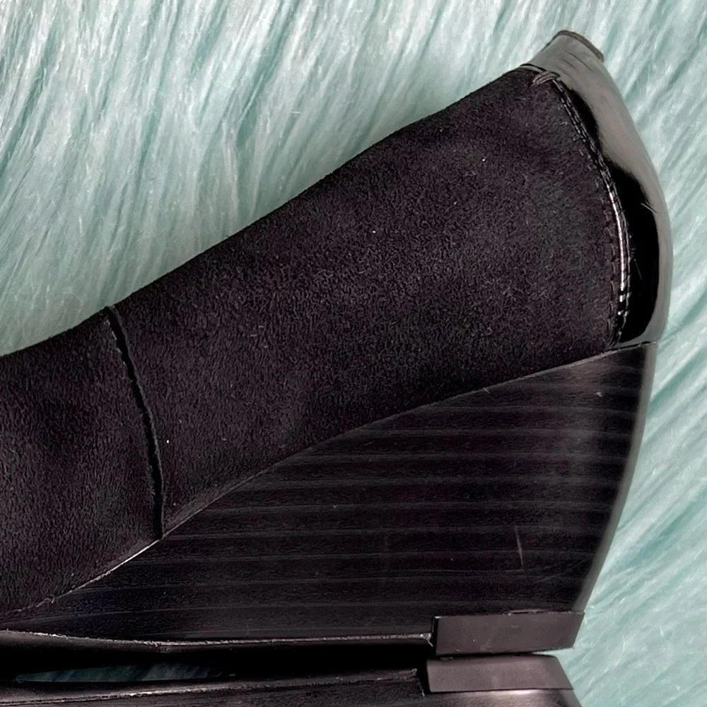 Clarks Black SUEDE & PATENT LEATHER Cap Toe Soft Cushion Low Wedges Women's 6